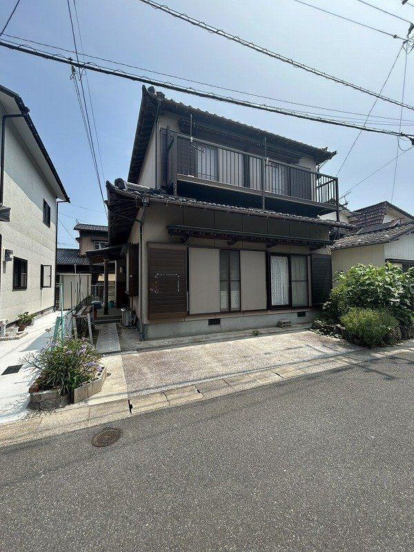 福岡県行橋市行事２ 590万円