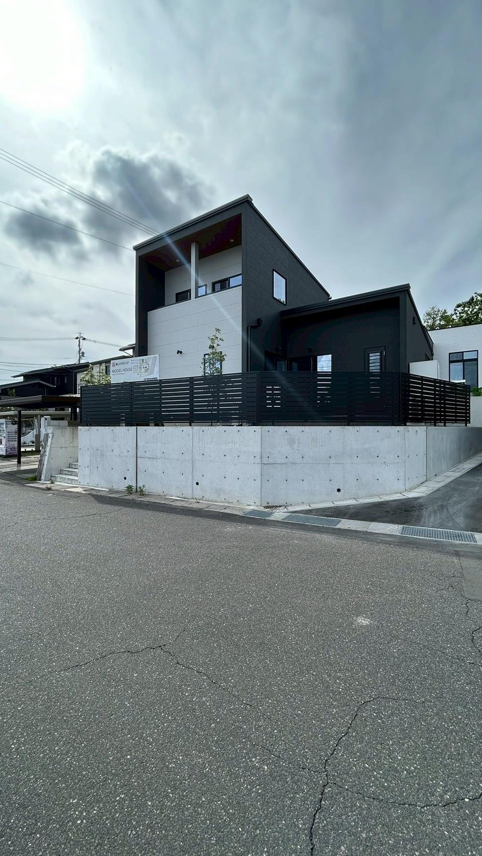 鹿児島県日置市伊集院町猪鹿倉 3377万円 4LDK