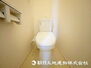 所沢市下安松 トイレはシンプルで清潔感があり、快適な使用を約束します。