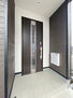 川越市並木　第６　新築　全３棟 スッキリシンプルなデザインの玄関ドア