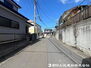 茅ヶ崎市香川 前面道路も幅員があり車の運転も安心！前面道路は閑静な住宅地で車通りの少ない道路です。