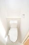 高松市六条町　一戸建 温水洗浄便座トイレ。新素材により、気になる便座もサッとひとふきでキレイになります。※施工事例です。
