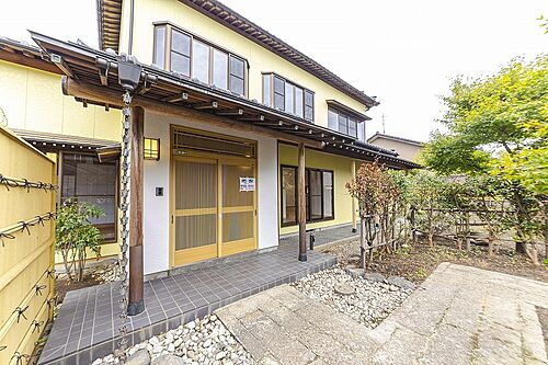 新潟県三条市西本成寺１丁目 2480万円