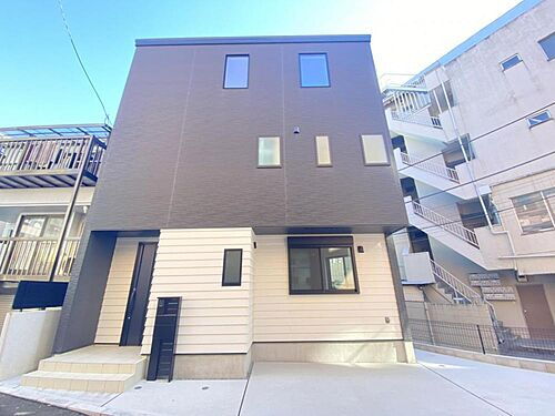 東京都北区滝野川７丁目 9900万円