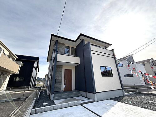 福岡県直方市知古３丁目 2798万円 4SLDK