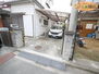 加古郡播磨町古田２丁目　中古戸建 駐車場にはお車二台停めれます。（車種制限あり）