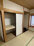 南梅本町　中古戸建 LDK横にある和室。家族でごろんとくつろげる空間です♪和室収納もしっかりついています♪
