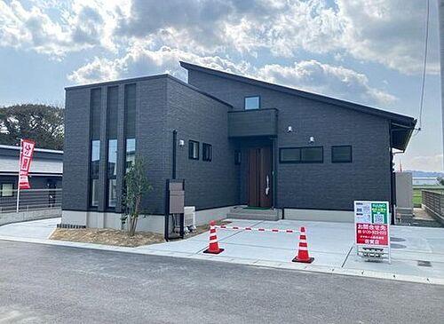 佐賀県小城市三日月町長神田 3190万円 4LDK