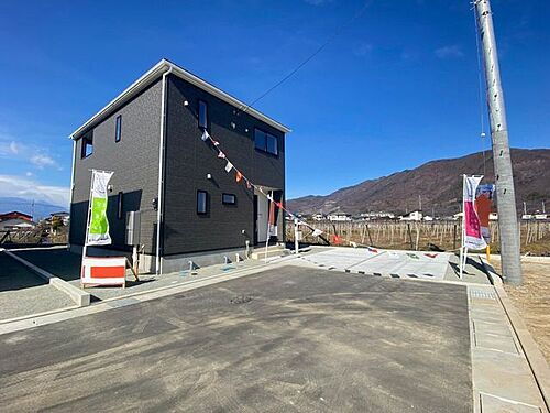 山梨県甲府市和戸町 2180万円 4LDK