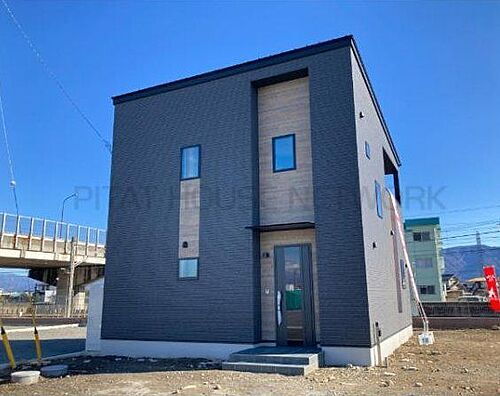 山梨県中巨摩郡昭和町河東中島 3246万円 3LDK