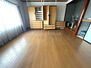 前橋市　上増田町　中古 インテリアの映える2階のシンプルな洋室