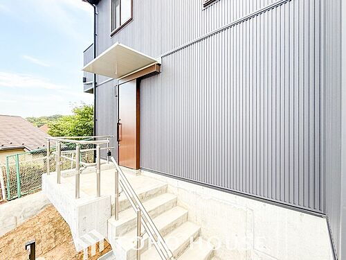 神奈川県横浜市中区本牧大里町 6480万円 2LDK