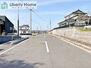 水戸市東前町第６　１号棟　新築戸建 前面道路含む現地写真