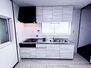 松原市天美我堂４　中古 機能的で使い勝手のよいシステムキッチンです。