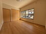 中古戸建　高知市神田 2階洋室6帖（南側の洋室）収納と押入があり、たっぷり収納できます！