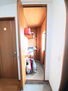 沼津市我入道一本松町　中古戸建 玄関を入ってすぐのところに収納スペースがあります。