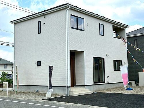 山梨県中巨摩郡昭和町河西 2690万円 4LDK