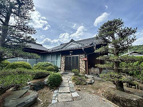 愛媛県四国中央市土居町北野 中古住宅