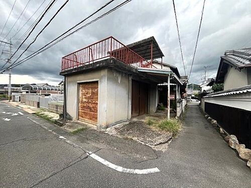 奈良県生駒郡斑鳩町稲葉車瀬１丁目 598万円