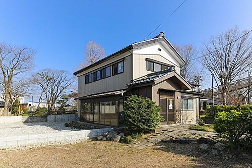 新潟県三条市直江町２丁目 1850万円 5LDK