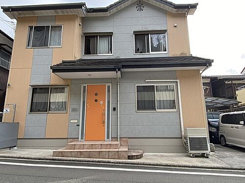 愛媛県宇和島市丸穂町１丁目 1700万円