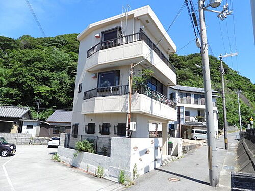 兵庫県洲本市炬口２丁目 1580万円