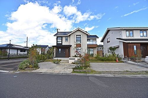 宮城県仙台市泉区紫山１丁目 7998万円