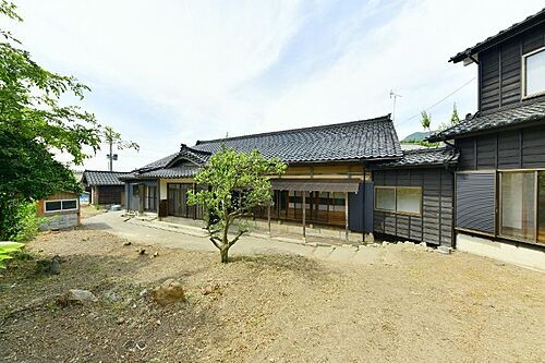 新潟県長岡市寺泊野積 1900万円