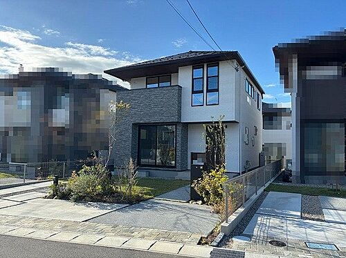 兵庫県三田市あかしあ台２丁目 中古住宅