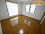 加古郡播磨町宮西　中古戸建 2F洋室です。収納スペース付きですので、お子様のお部屋に最適ですね。