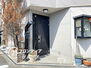 大阪市鶴見区今津中４丁目　中古一戸建て 趣のある玄関が、ご家族の帰りをお出迎えしてくれます