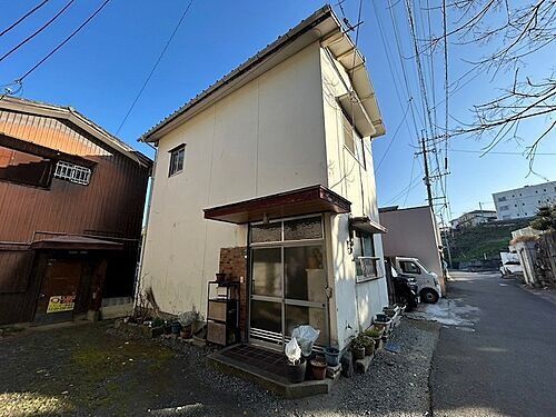 福岡県北九州市小倉北区赤坂３丁目 490万円