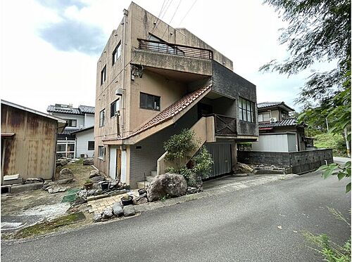 石川県小松市本江町 700万円