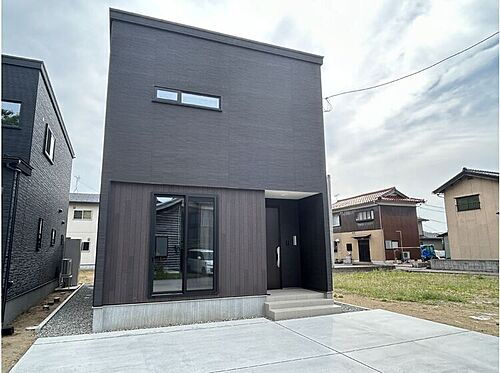石川県能美市下ノ江町 2420万円 4LDK