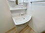 奈良市南京終町　新築一戸建て　２２－１期　２号棟 収納たっぷりのキャビネットは、使いやすく清潔感のある洗面室に！