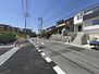生駒市新旭ケ丘　新築一戸建て　１号棟 前道の様子です