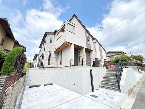 神奈川県横浜市青葉区市ケ尾町 10200万円 4LDK
