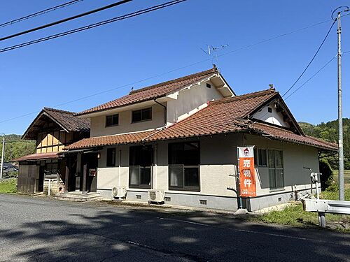 広島県山県郡北広島町川西 700万円