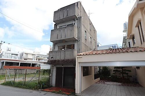 沖縄県宜野湾市真栄原３丁目 3480万円