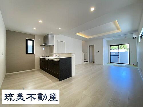 沖縄県中頭郡嘉手納町屋良１丁目 5350万円 4LDK