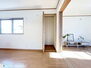 川崎市中原区上平間　戸建 収納・リビングにある収納スペースです。掃除用具や細々したものを収納するのに便利です。