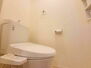 さいたま市岩槻区南辻の中古戸建 白を基調とした清潔なトイレ