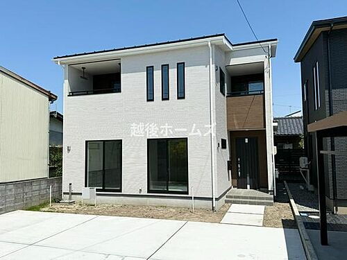 新潟県新発田市豊町２丁目 2390万円 4LDK