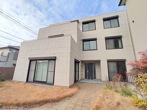 埼玉県蓮田市東４丁目 9777万円