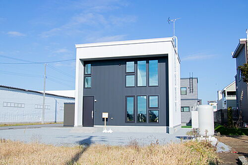 北海道滝川市東町８丁目 2700万円