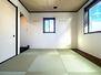 世田谷区玉川３丁目　戸建て 和室は、お子様のプレイスペースや客間等、多用途に活用できます。