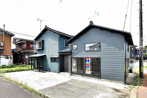 新潟県三条市直江町１丁目 中古住宅