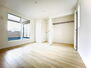 －Ｃｒａｄｌｅｇａｒｄｅｎ－伊達根岸　２号棟 【2階洋室】洋室や各部屋に断熱性に優れた「ペアガラス」を使用。福島の寒い冬も暖かく過ごせます！