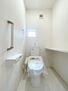 川越市並木２期　新築　　全９棟 トイレは1階と2階それぞれに配置されていてとても便利です。 