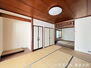 蟹江町西之森９丁目　中古一戸建て 1階和室です。南側6畳の和室には床の間や押し入れがあり、日本家屋の居心地のよさを感じることができます。